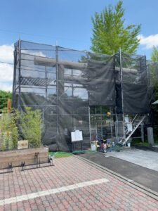 百年以上前の石製鳥居をコーティング