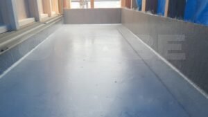 ベランダFRP防水　『トップコート塗替え』と『防水改修』は別物です！